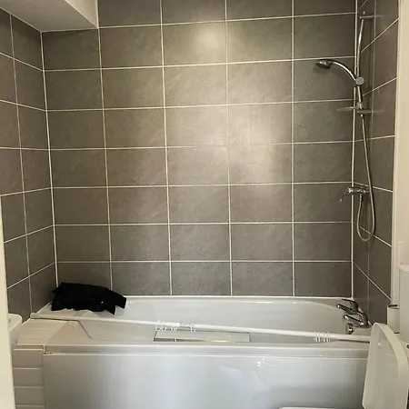 Gem Cozy 1-bedroom Flat With Kitchen & Free Wifi Apartment *