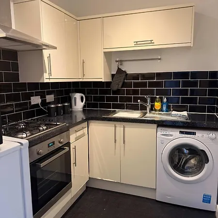 Gem Cozy 1-bedroom Flat With Kitchen & Free Wifi *